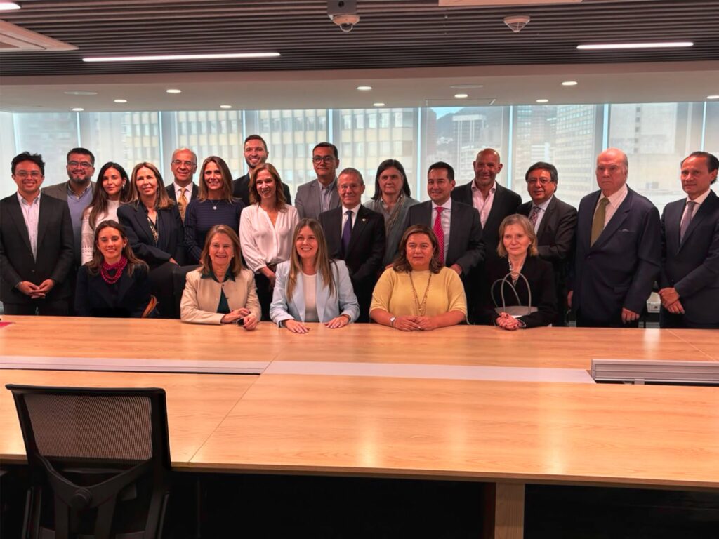Cooperativas plantean soluciones para avanzar hacia la formalización en Colombia